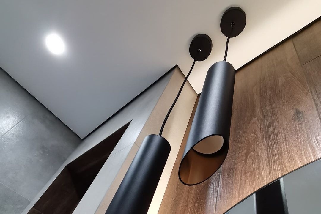 Теневой потолок в ванную