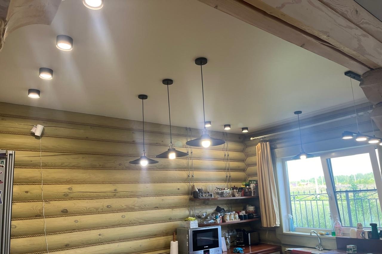 Матовый потолок в частный дом