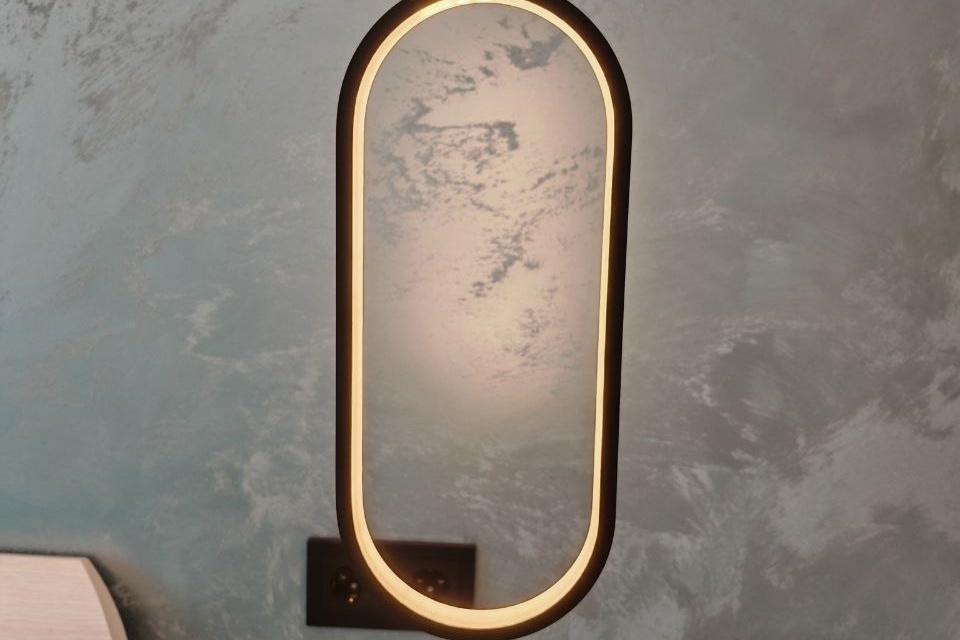 Световые линии в спальню