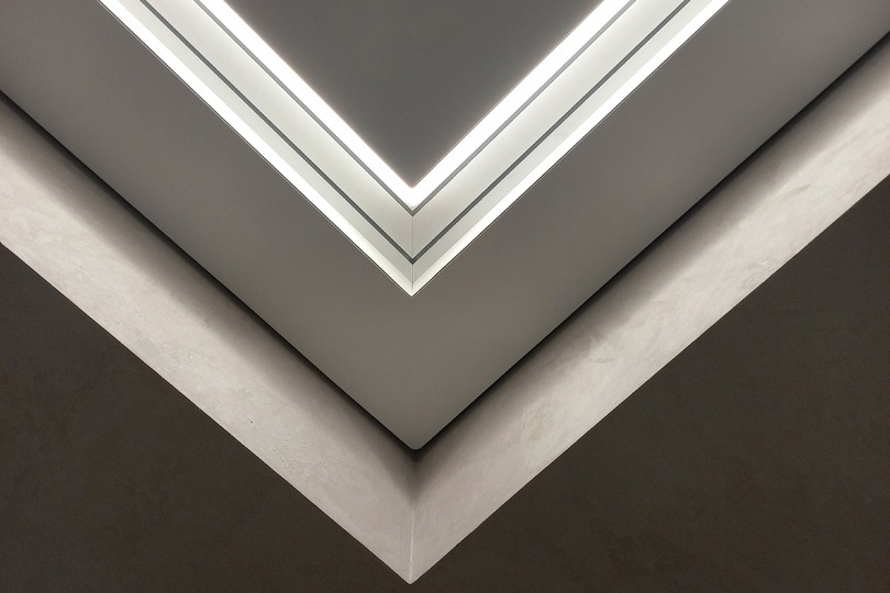 Встроенный карниз с подсветкой