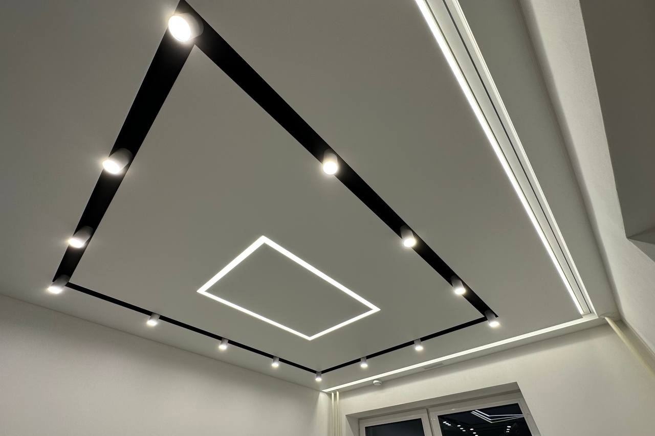 Трековые потолки на всю квартиру