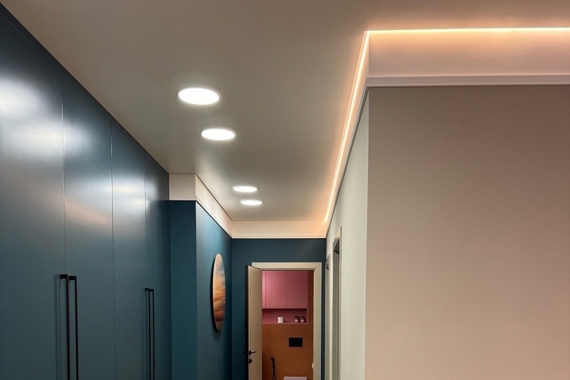 Теневой потолок в коридор и комнаты