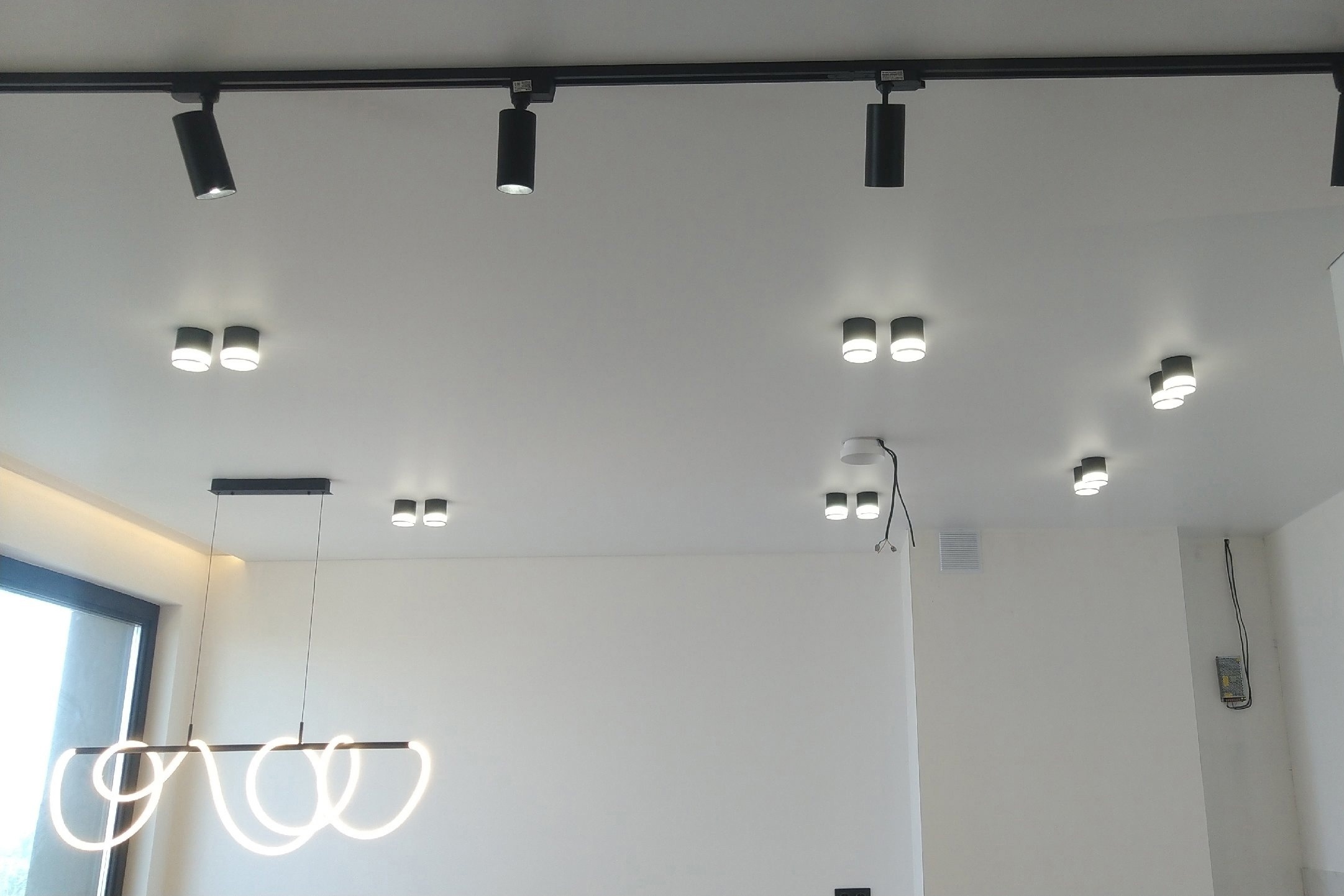 Трековая система на кухню + коридор