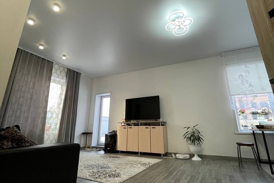 Сатиновый потолок в частный дом