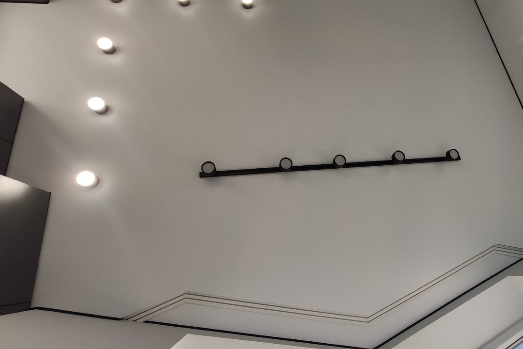 Трековая система + встроенный карниз на кухню