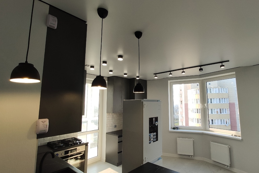 Трековая система + встроенный карниз на кухню