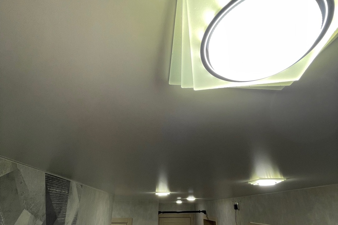 Матовый потолок в коридор