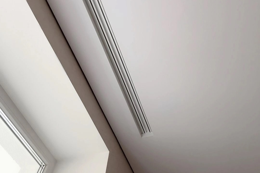 Трековая система и встроенный карниз на кухню